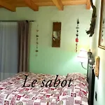 فندق مبيت وإفطار Chevres A Cheval 4*